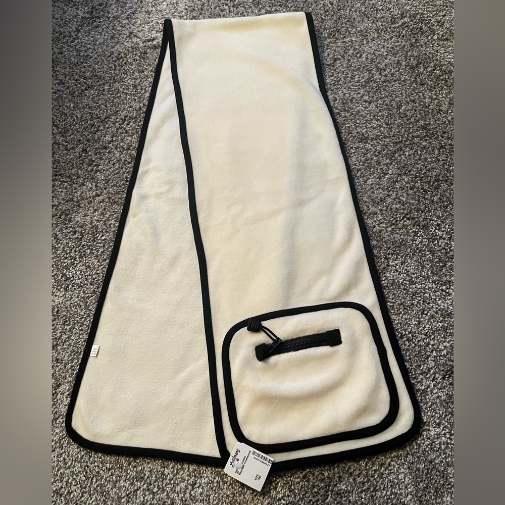Gordman’s Winter Wearable Accessory Scarf With Zip Compartment